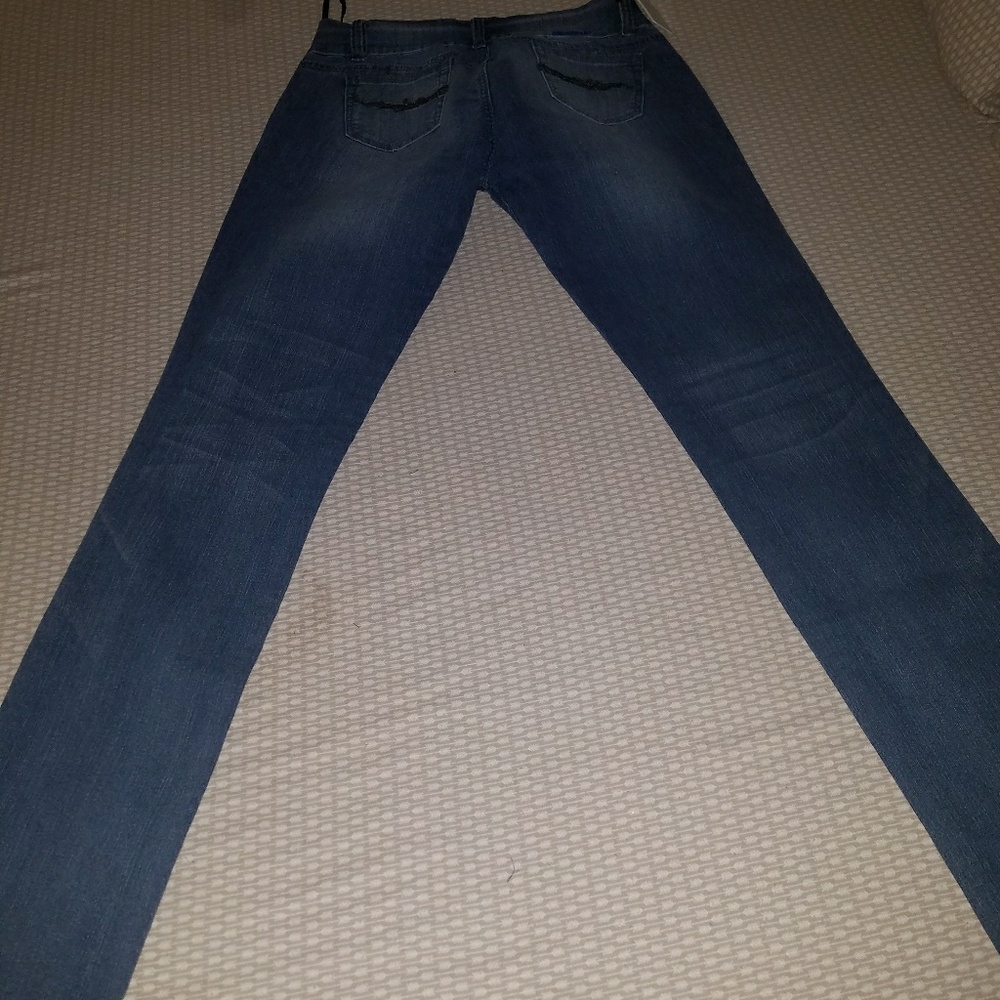 Colombian but lifting jeans